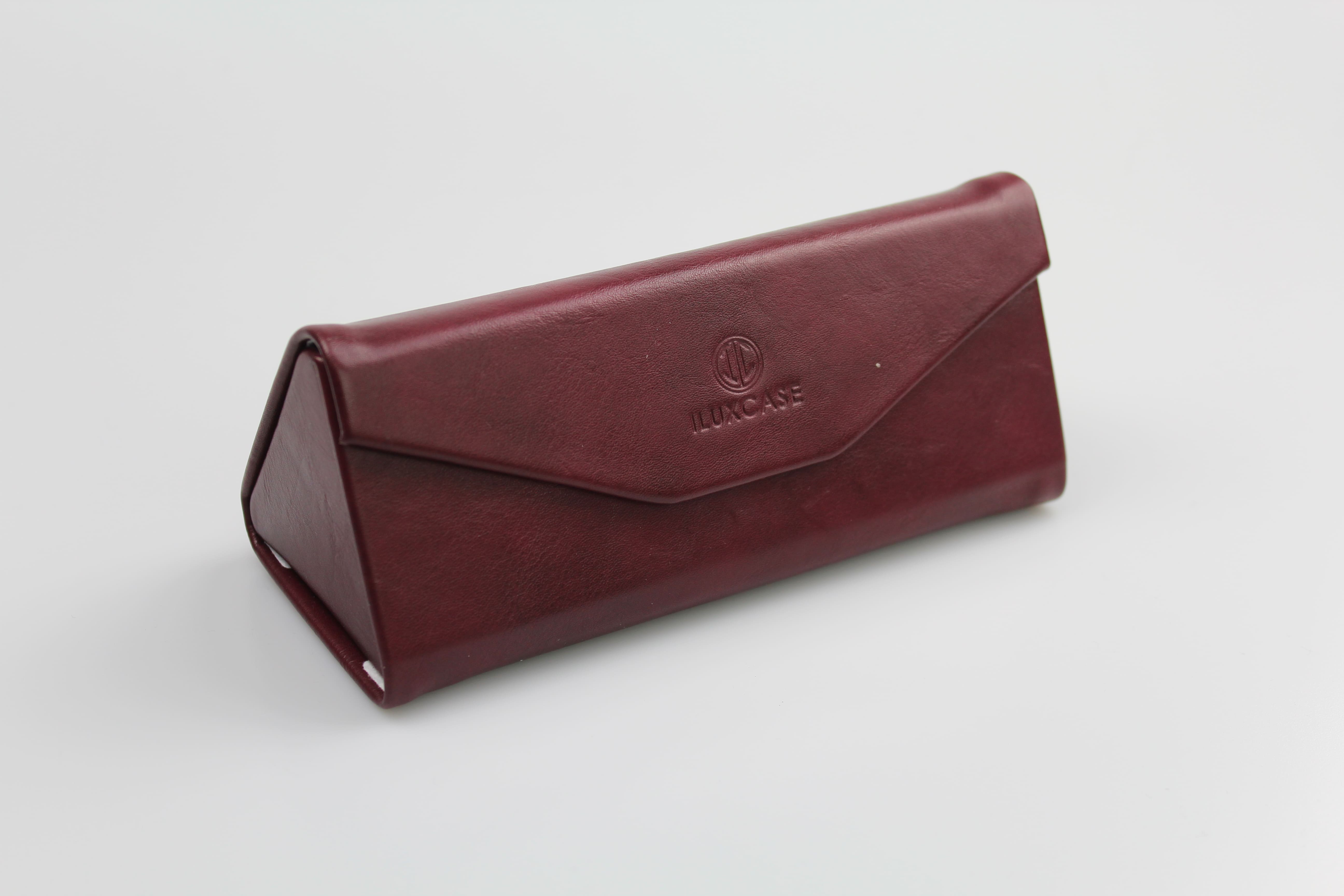 Étui à lunettes triangulaire pliable à rabat biseauté en cuir véritable ou en similicuir bordeaux - fermoir à aimant