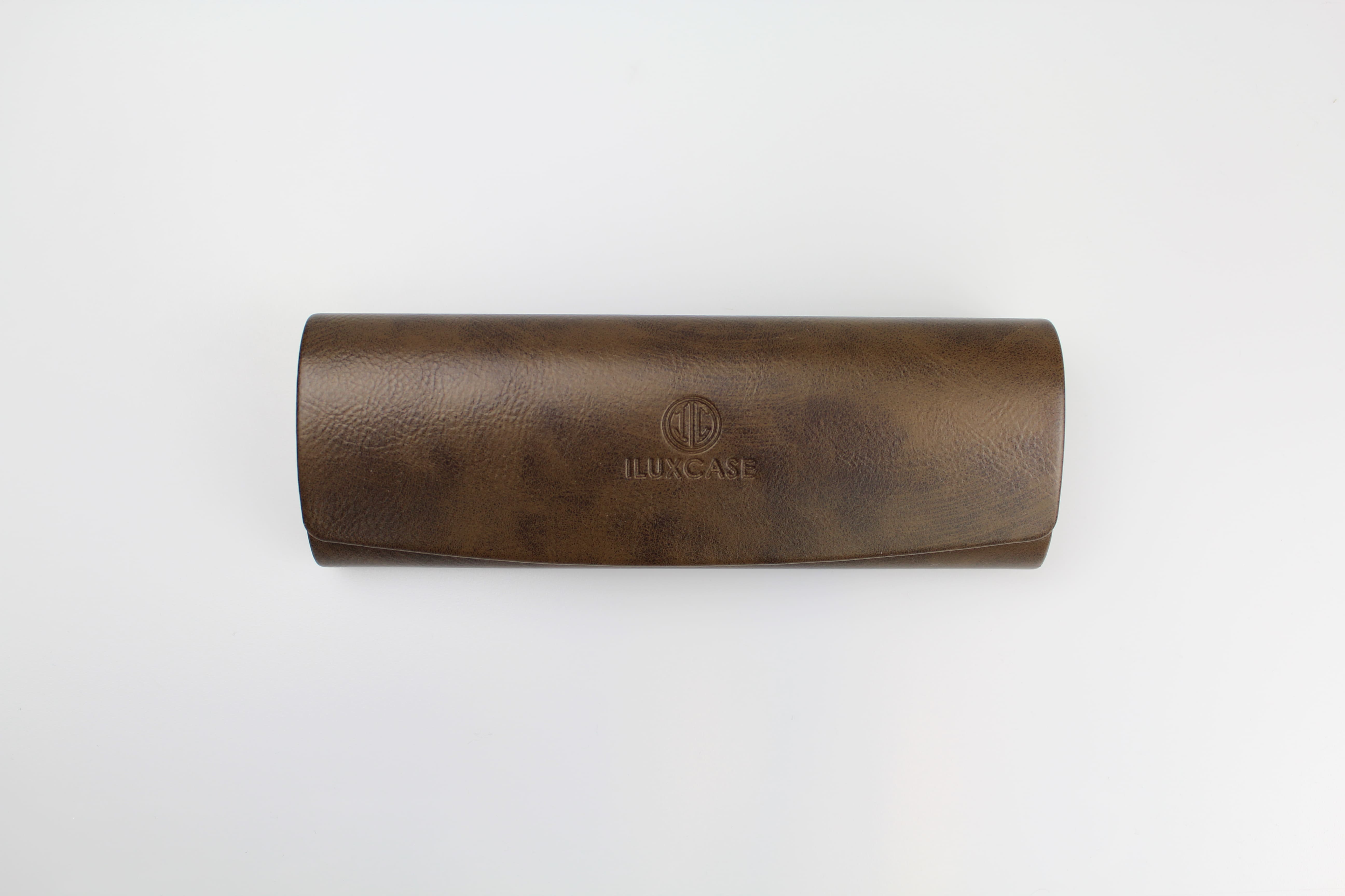 Étui à lunettes rigide en cuir ou en similicuir marron à rabat incurvé - fermoir à aimant