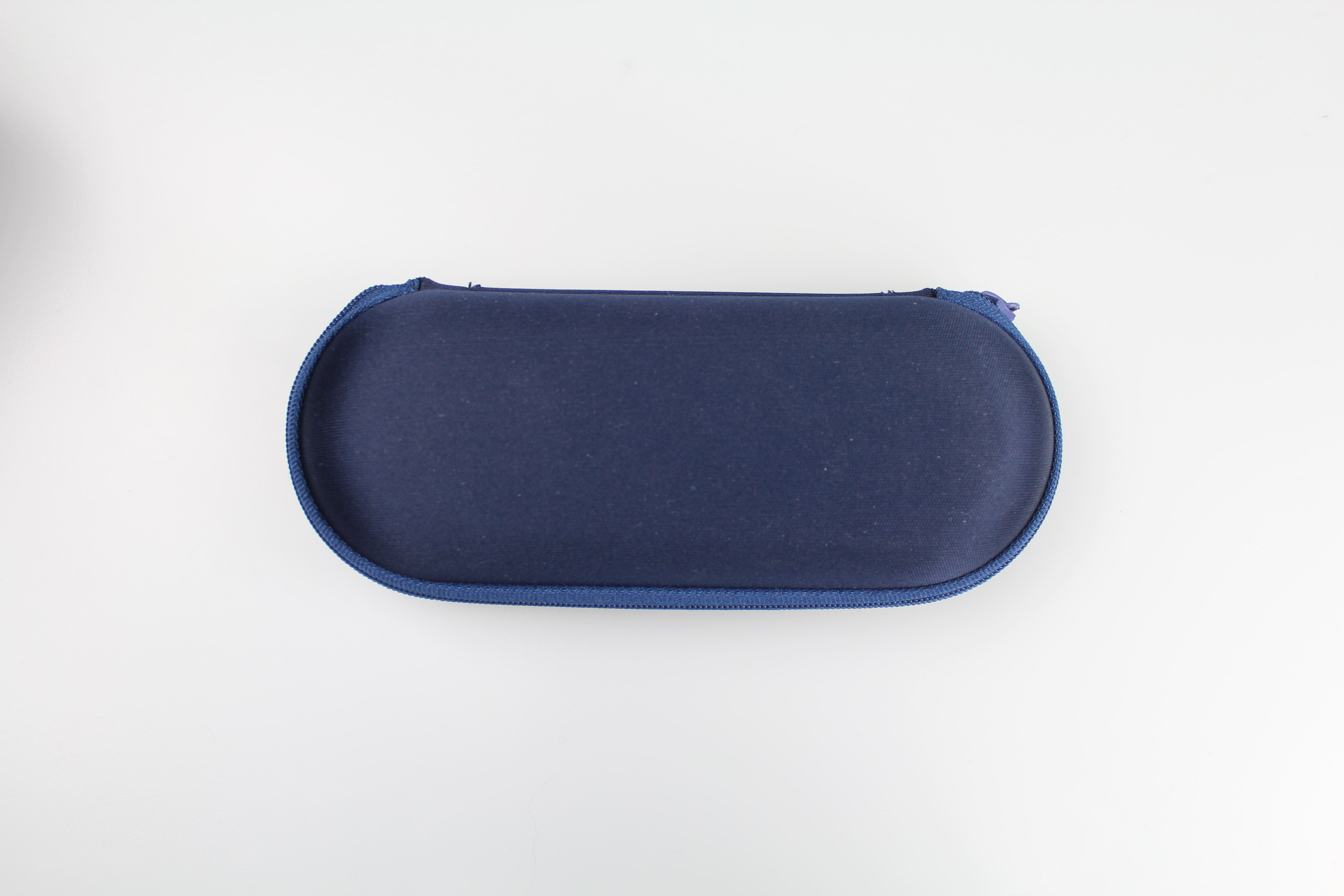 Étui à lunettes en EVA semi-rigide en polyester lisse bleu de forme arrondie – Image 4