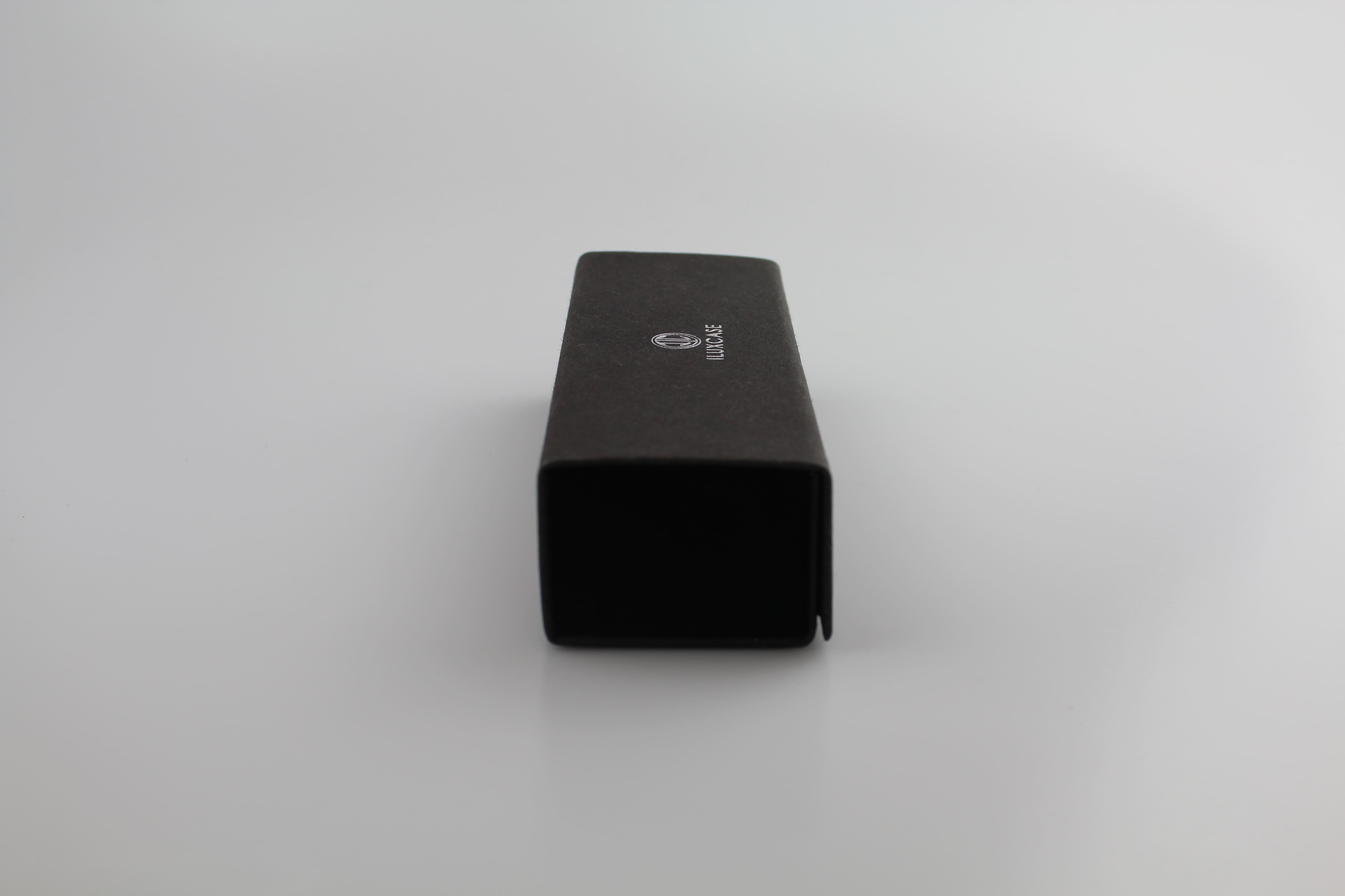 Étui à lunettes rigide rectangulaire pliable en cuir ou similicuir lisse noir - fermoir à aimant