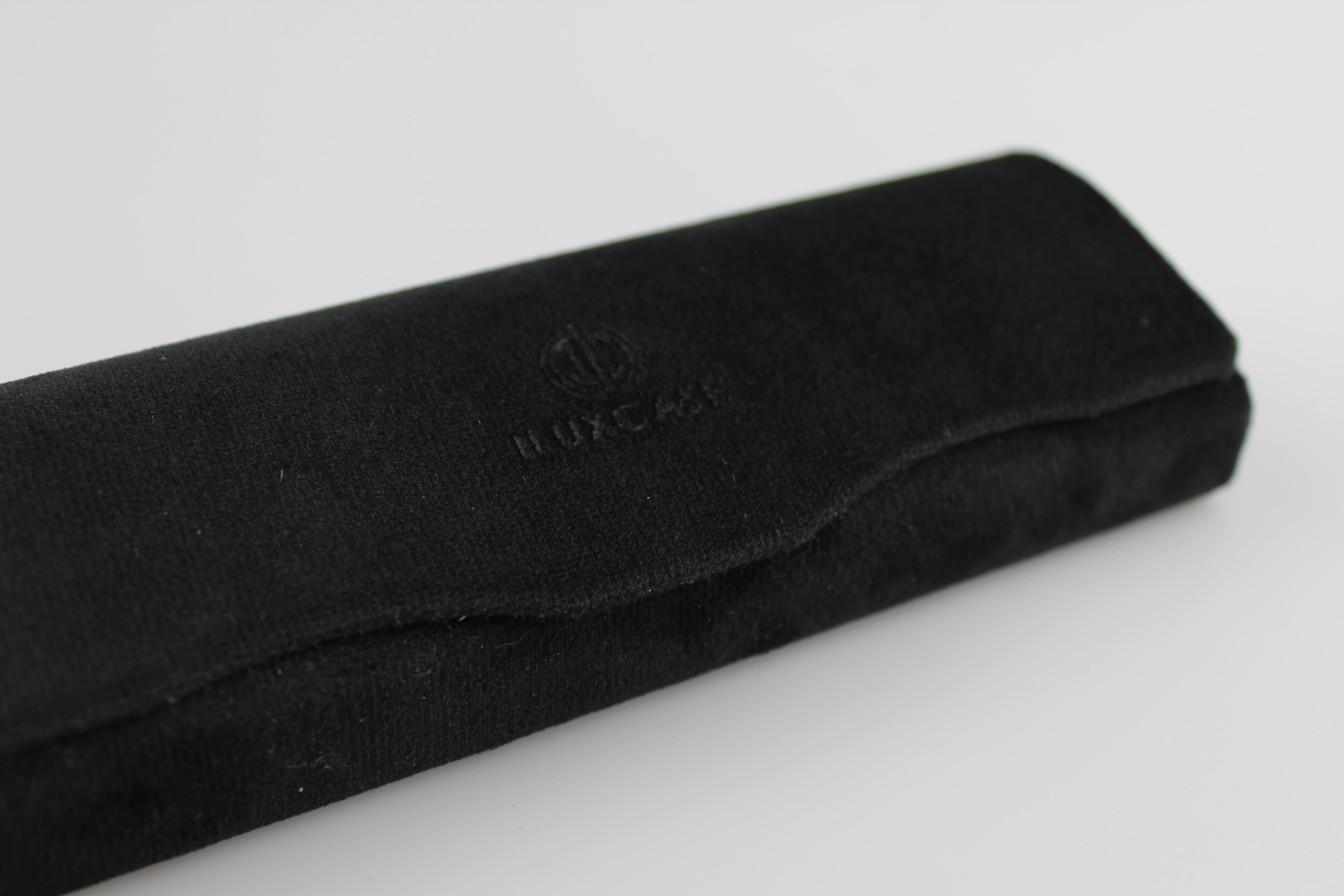 Étui à lunettes rigide en velours à rabat incurvé découpé pour lunettes de lecture- fermoir à aimant