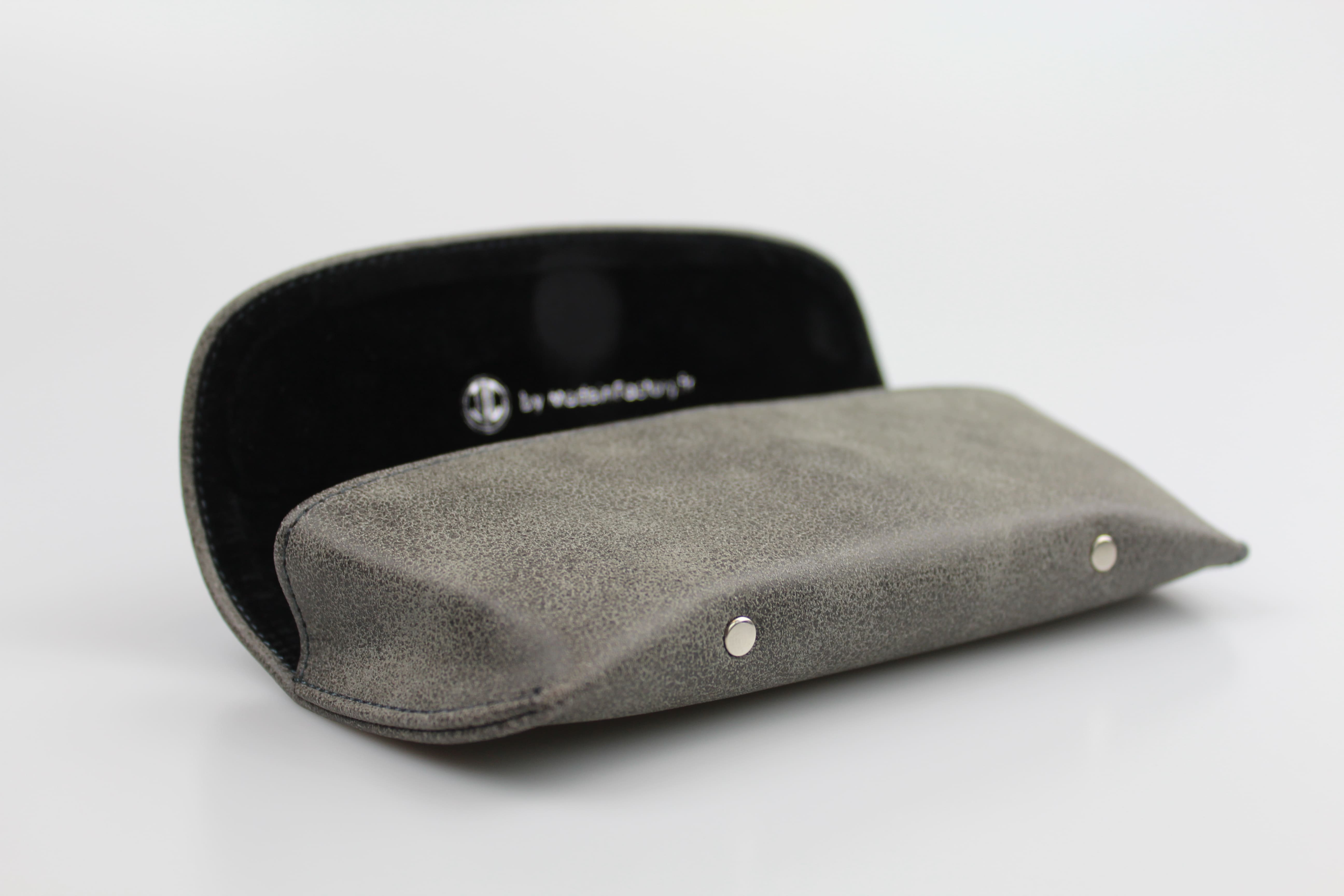Etui à lunettes souple en cuir ou en simili cuir gris à rabat arrondi - fermoir à aimant – Image 2