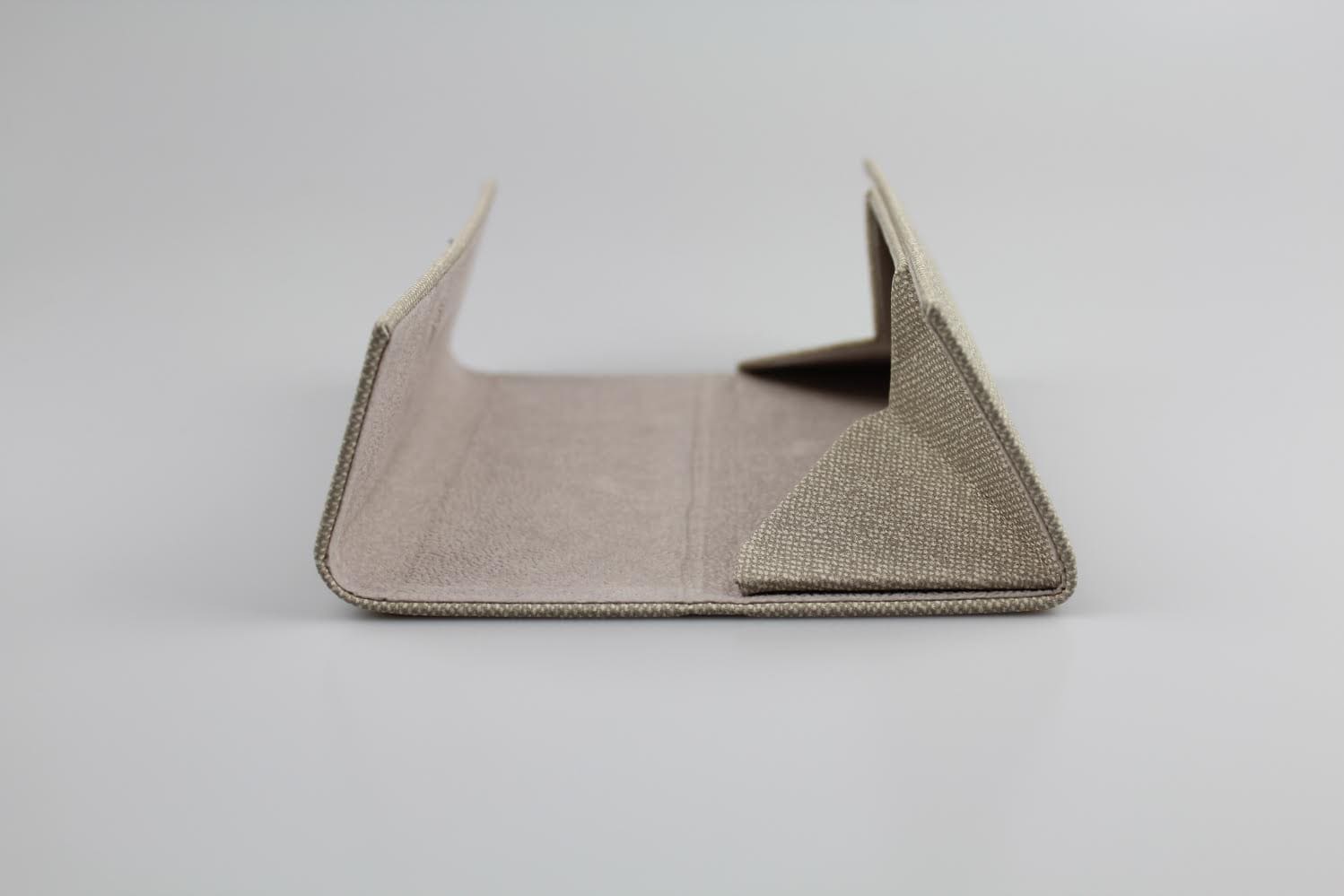Étui à lunettes triangulaire pliable à rabat rectangulaire en tissu écru - fermoir à aimant – Image 2