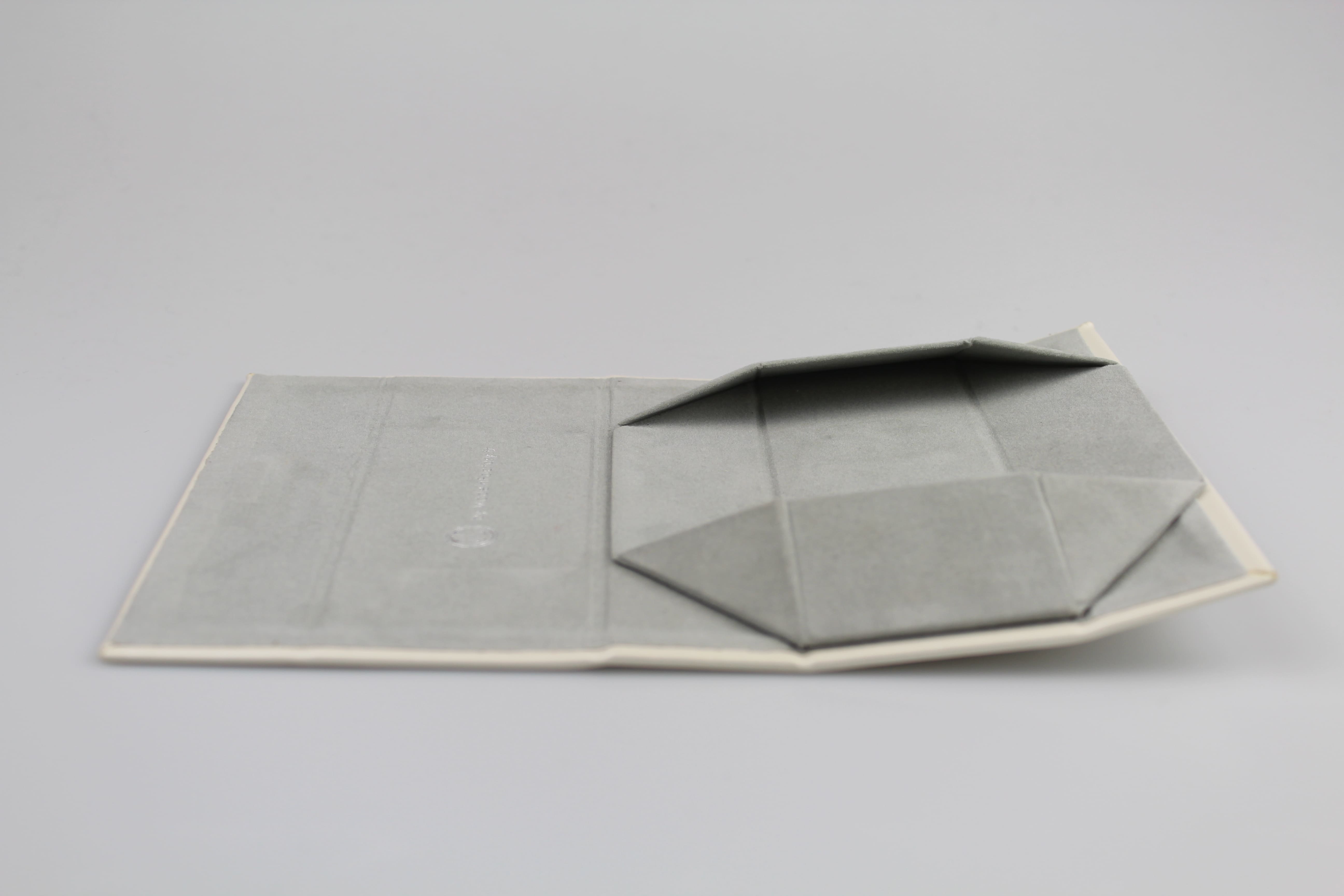 Étui à lunettes rigide rectangulaire pliable en cuir ou similicuir lisse blanc - fermoir à aimant