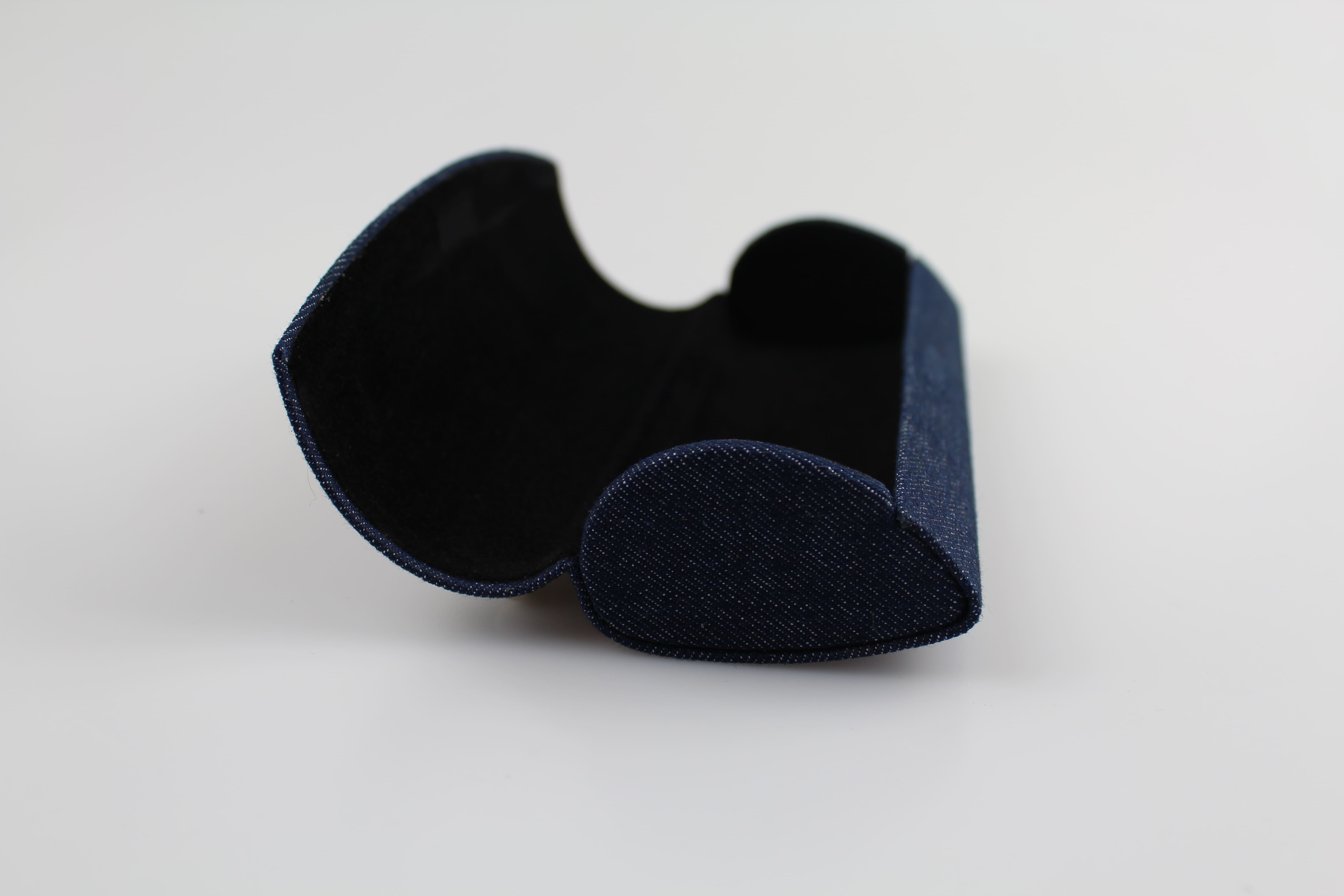 Étui à lunettes rigide en canvas noir à rabat incurvé arrondi - fermoir à aimant