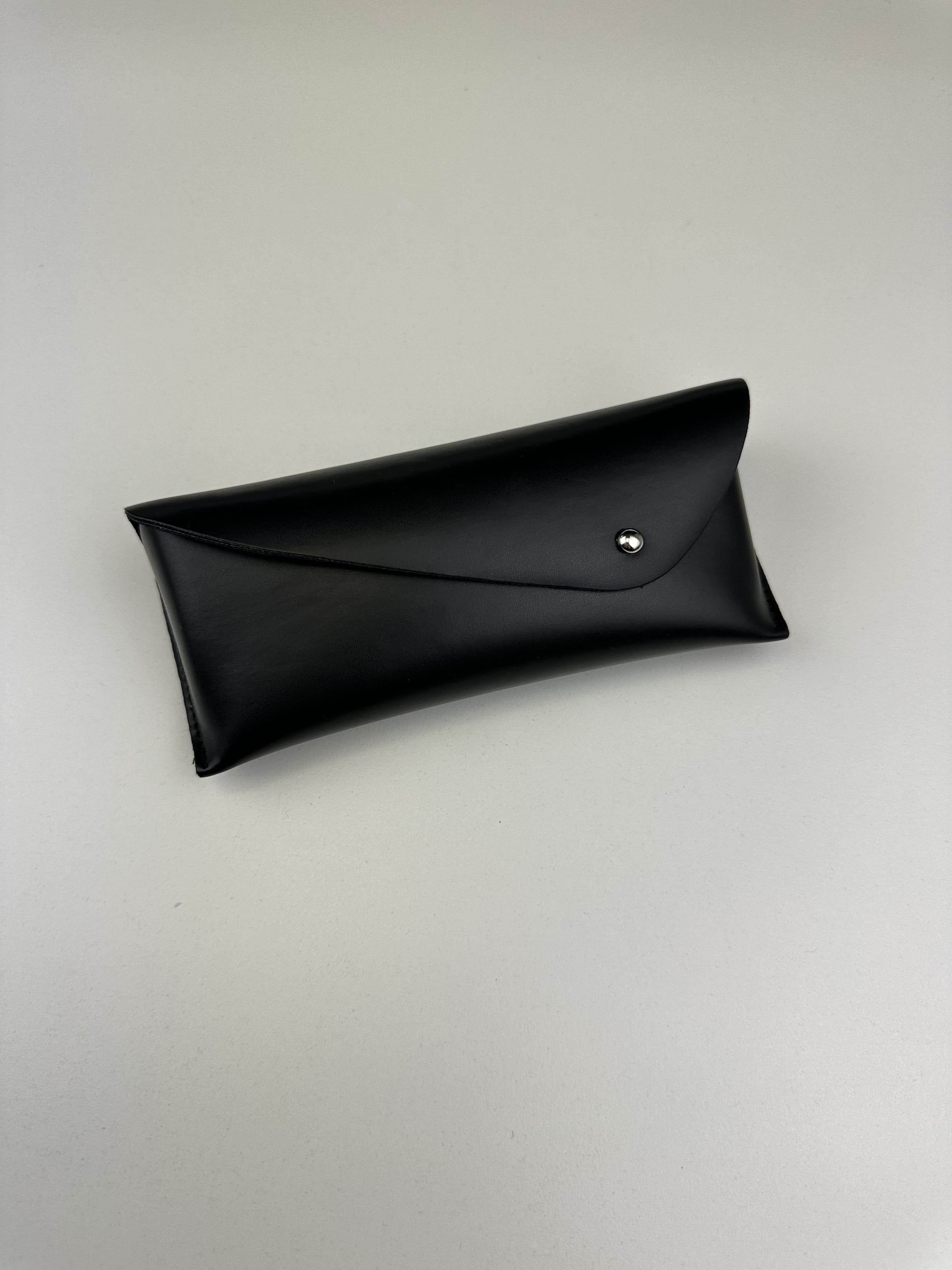 Étui à lunettes semi-rigide format pliable avec rabat arrondi - Fermoir à bouton pression