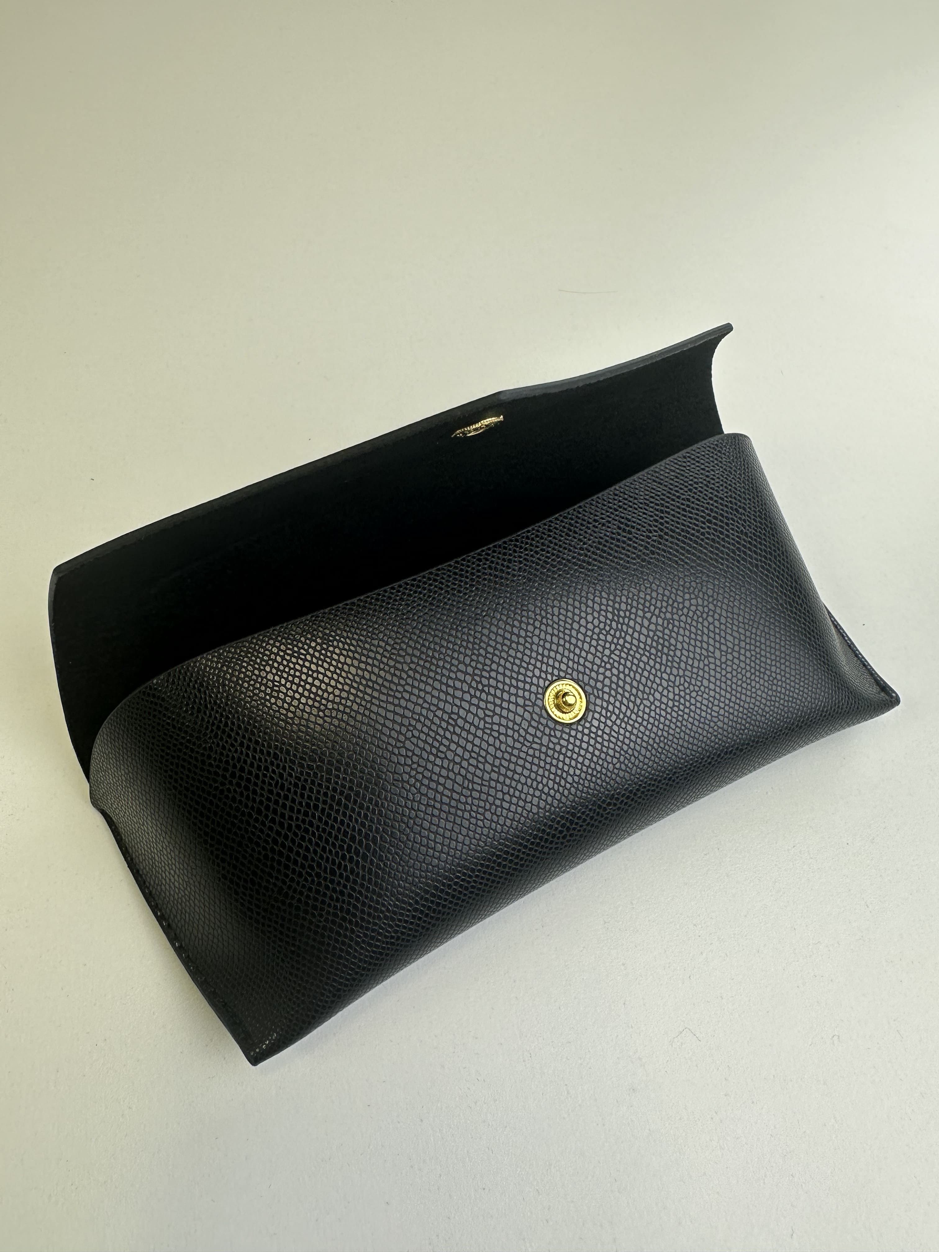 Étui à lunettes semi-rigide format pliable avec rabat arrondi - Fermoir à bouton pression