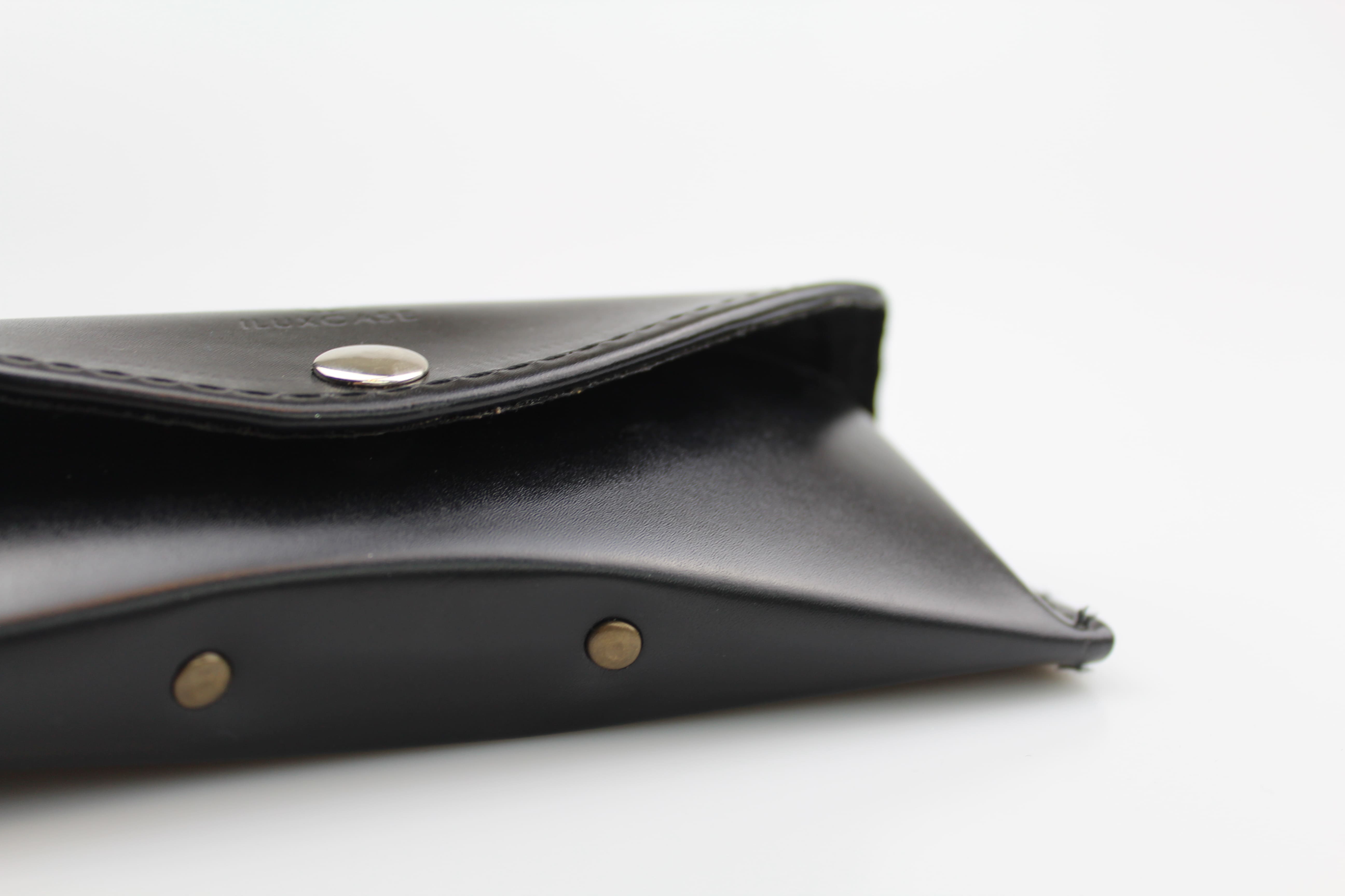 Etui à lunettes souple en cuir ou similicuir noir - fermeture avec bouton pression