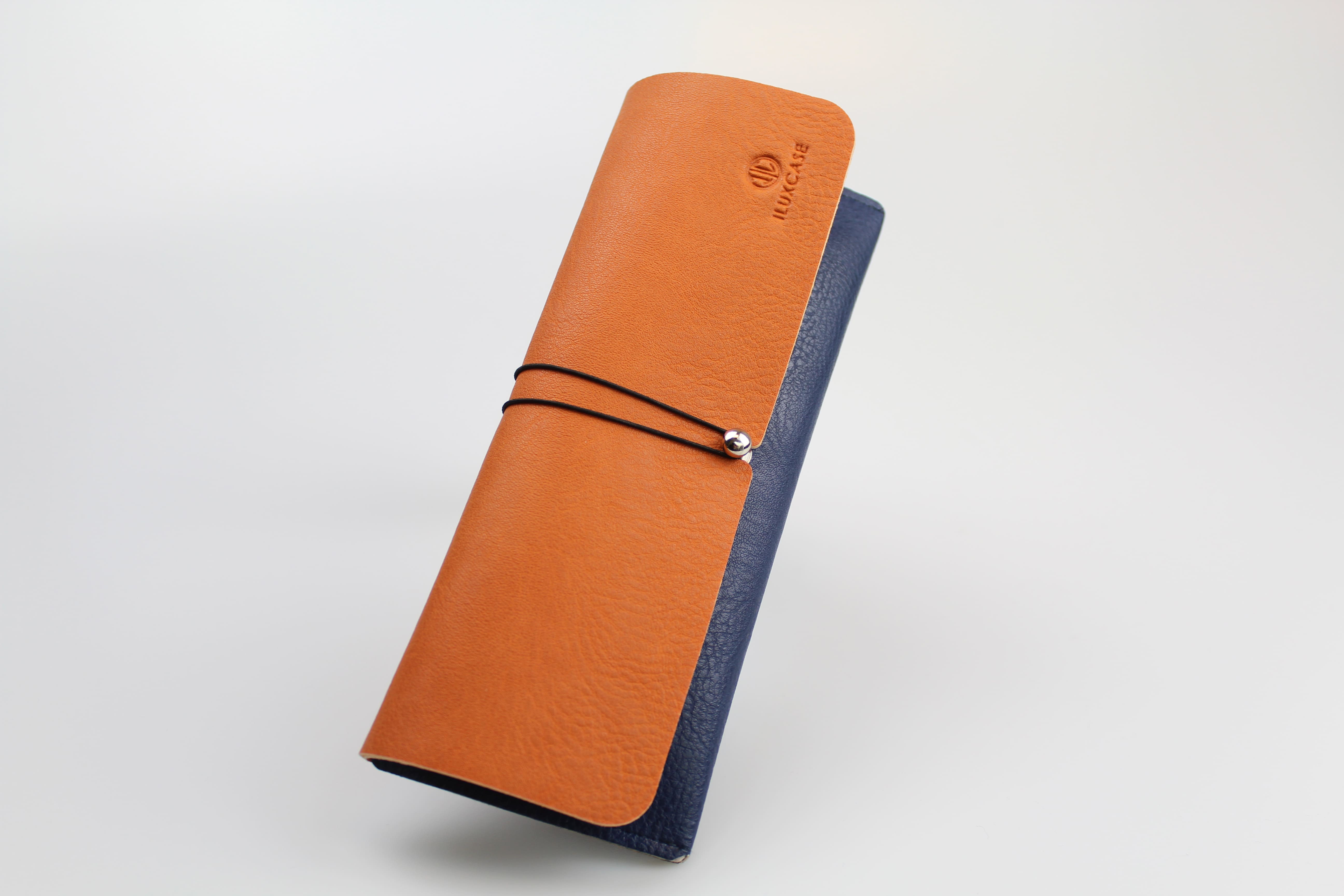 Etui à lunettes souple en cuir ou similicuir à rabat rectangulaire - fermoir à clou et élastique