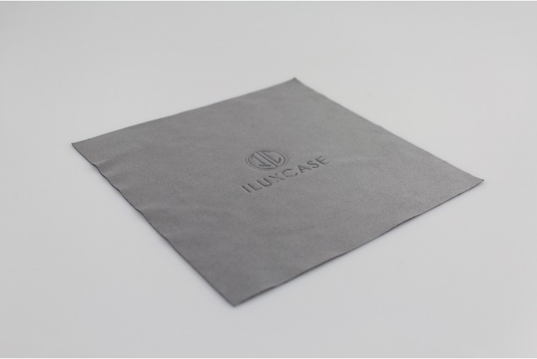 Chamoisine carrée avec logo imprimé débossé