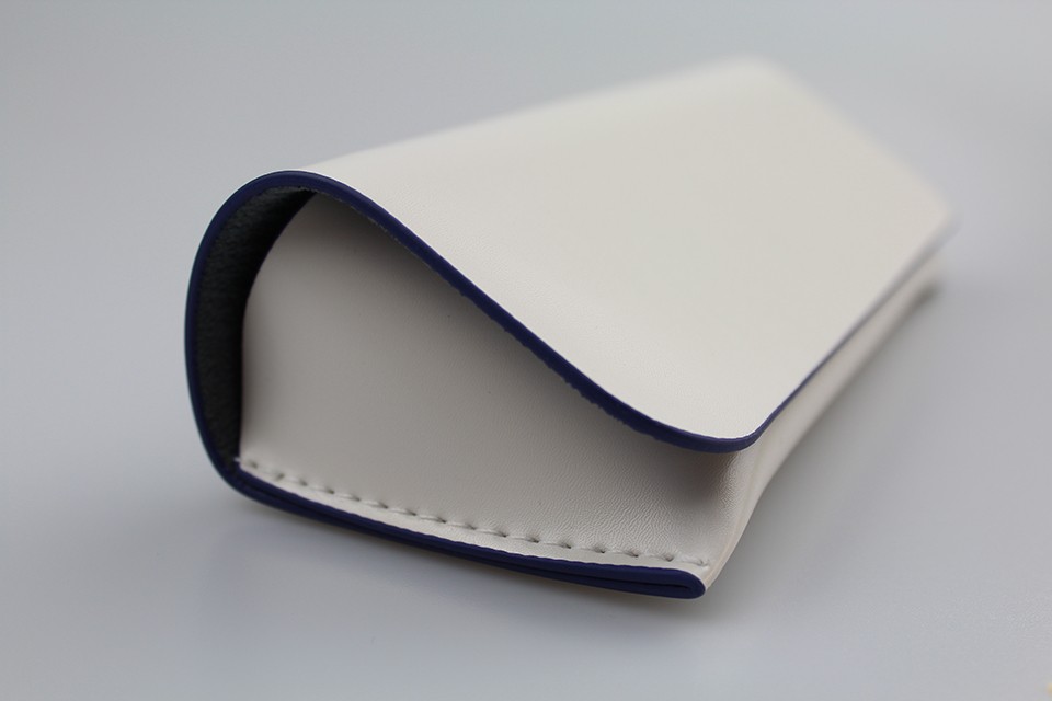 etui a lunettes